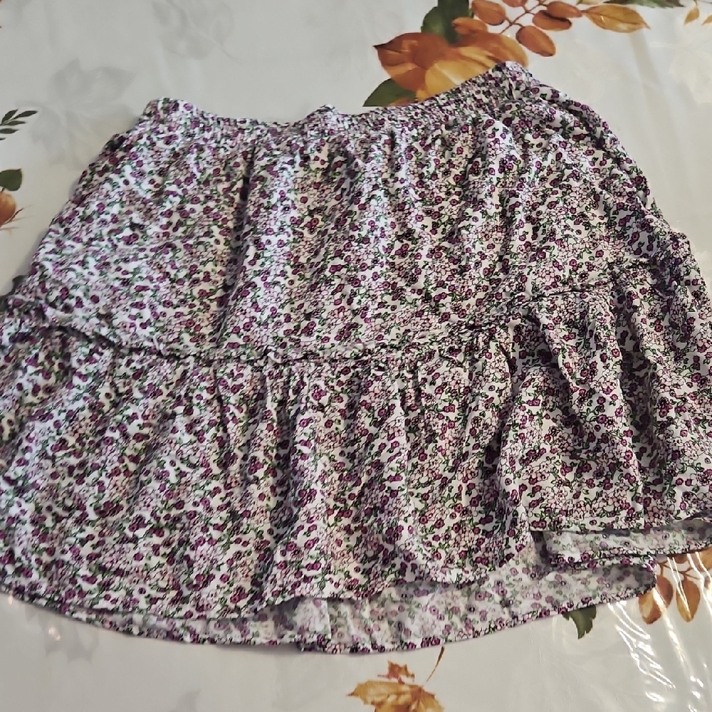 Chic Asymmetrical Floral Skirt - Black and White